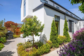 Berry Delight - Christchurch Holiday Home